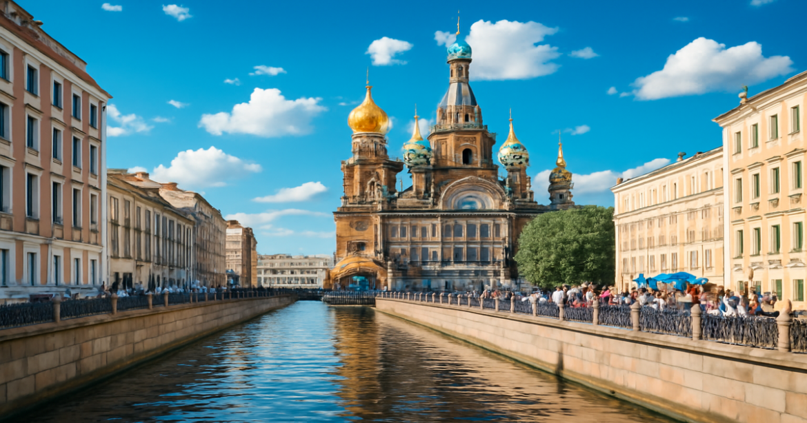 Explore Санкт-Петербург в выходные: что посмотреть with iconic landmarks and vibrant scenery.