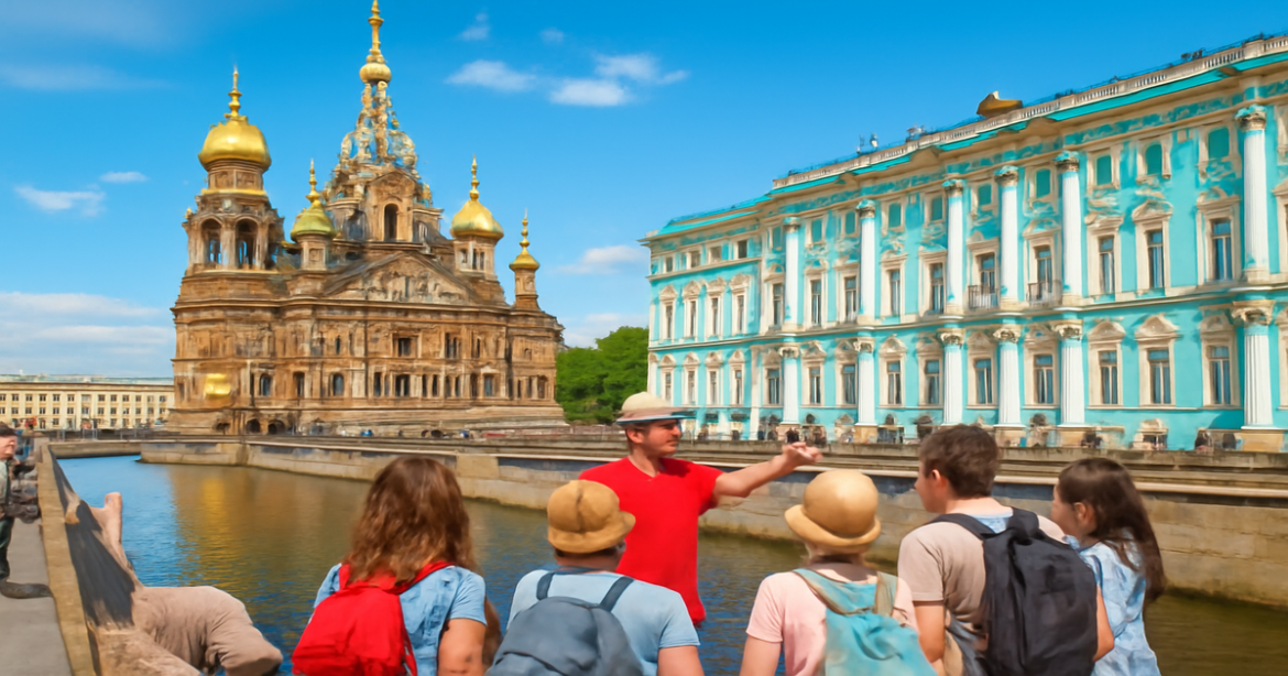 Explore экскурсии в Санкт-Петербурге showcasing the city's rich cultural heritage and stunning architecture.