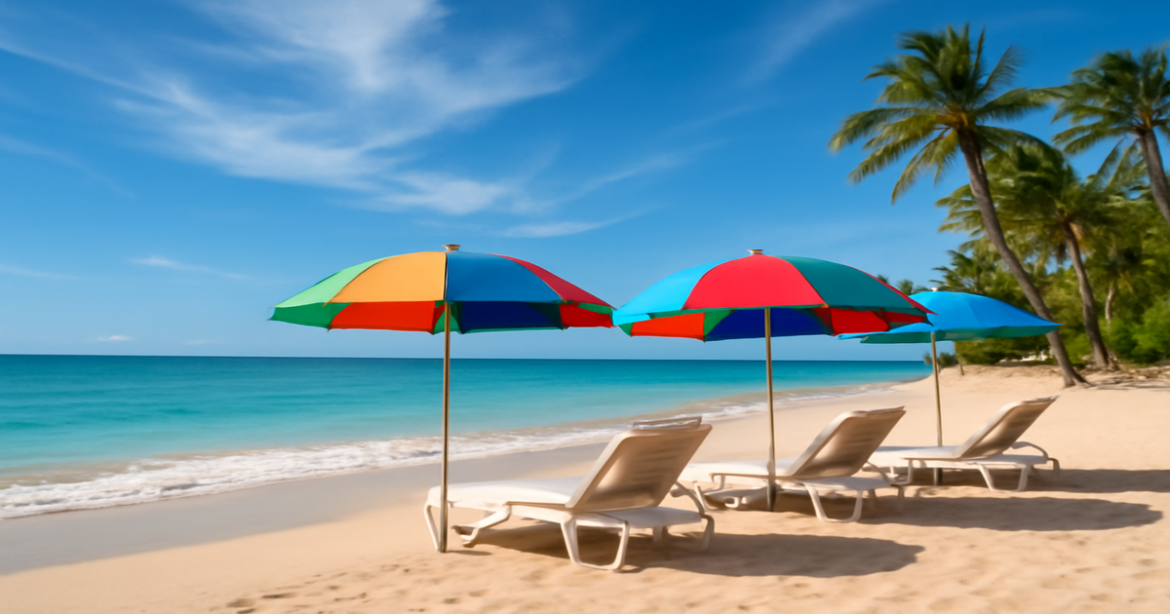 A beautiful beach scene perfect for a пляжный отдых, featuring umbrellas and palm trees under a clear sky.
