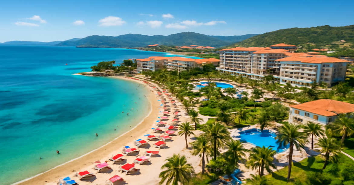 Aerial view of курорты Турции, showcasing stunning beaches and resorts for vacation planning.