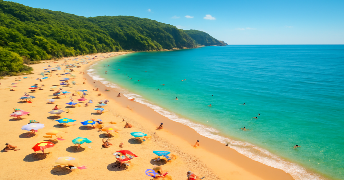 Explore лучшие пляжи России with this breathtaking beach view, ideal for a perfect seaside getaway.